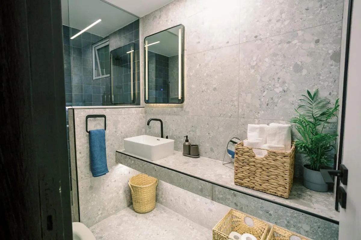 Apartment 2Br Amalfi Blue Apt In Larnaca - Pool & 10Min Walk To Mackenzie Beach!