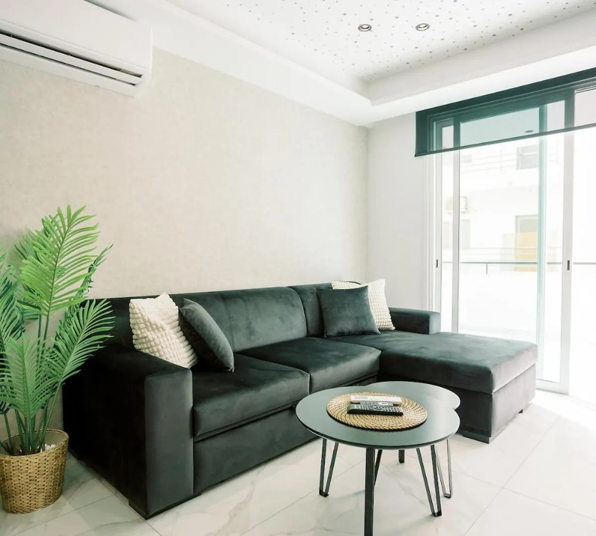 Apartment 2Br Amalfi Blue Apt In Larnaca - Pool & 10Min Walk To Mackenzie Beach!
