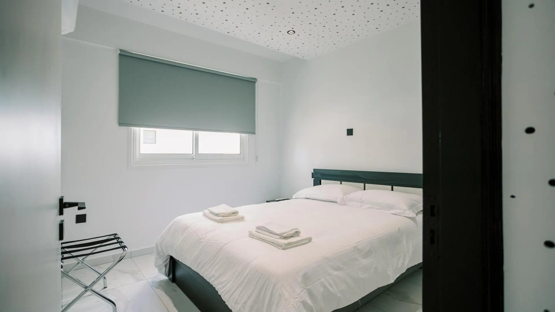 2Br Amalfi Blue Apt In Larnaca - Pool & 10Min Walk To Mackenzie Beach! Apartment