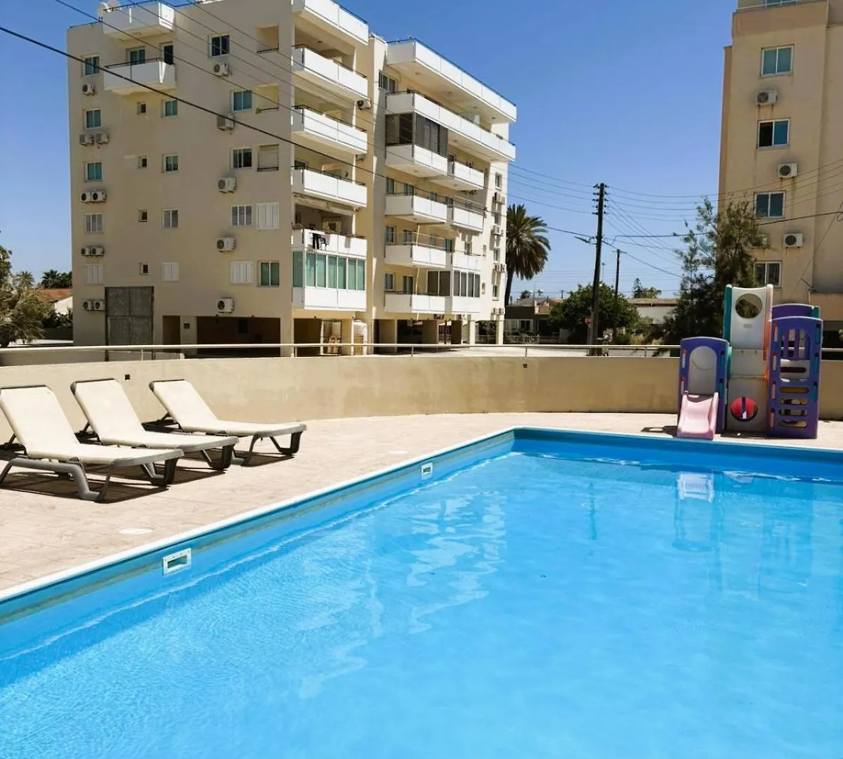 2Br Amalfi Blue Apt In Larnaca - Pool & 10Min Walk To Mackenzie Beach! 0*,  Cyprus